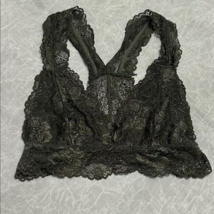 •LACE BRALETTE•